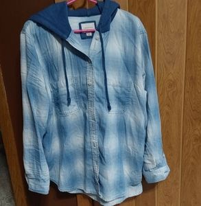 American Eagle Hooded Flannel light blue